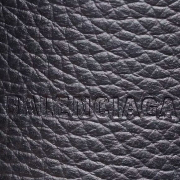 Balenciaga Hourglass Carryall Duffle Bag in Full-Grained Leather - Picture 7 of 10